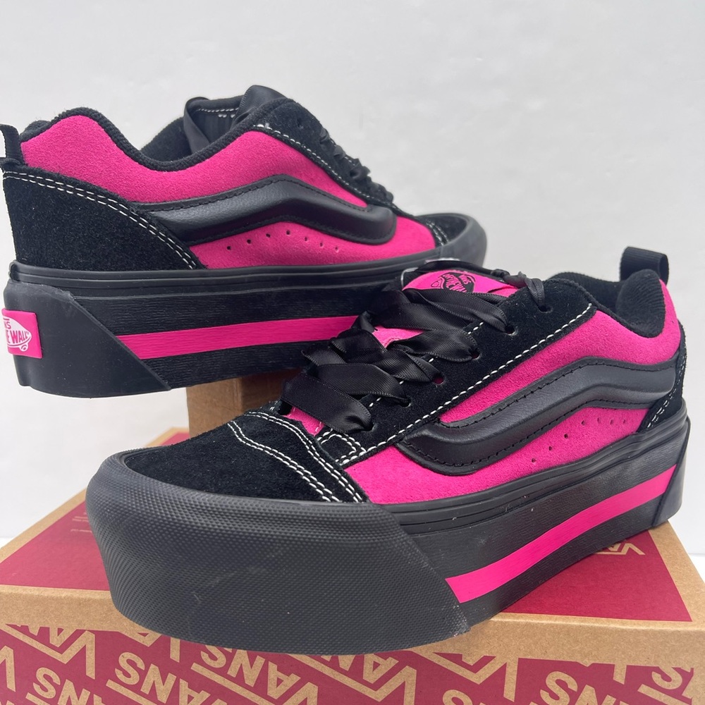 Vans Knu Stack
Vintage Satin Black/Pink
VN000CP6B9P Platform Sneakers - Picture 10 of 16